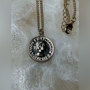 Vintage-style Coin Pendant Necklace – 21” + 2” Extender